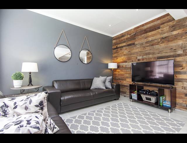 3 BEDROOM TOWNHOUSE FOR SALE IN HONEYDEW MANOR